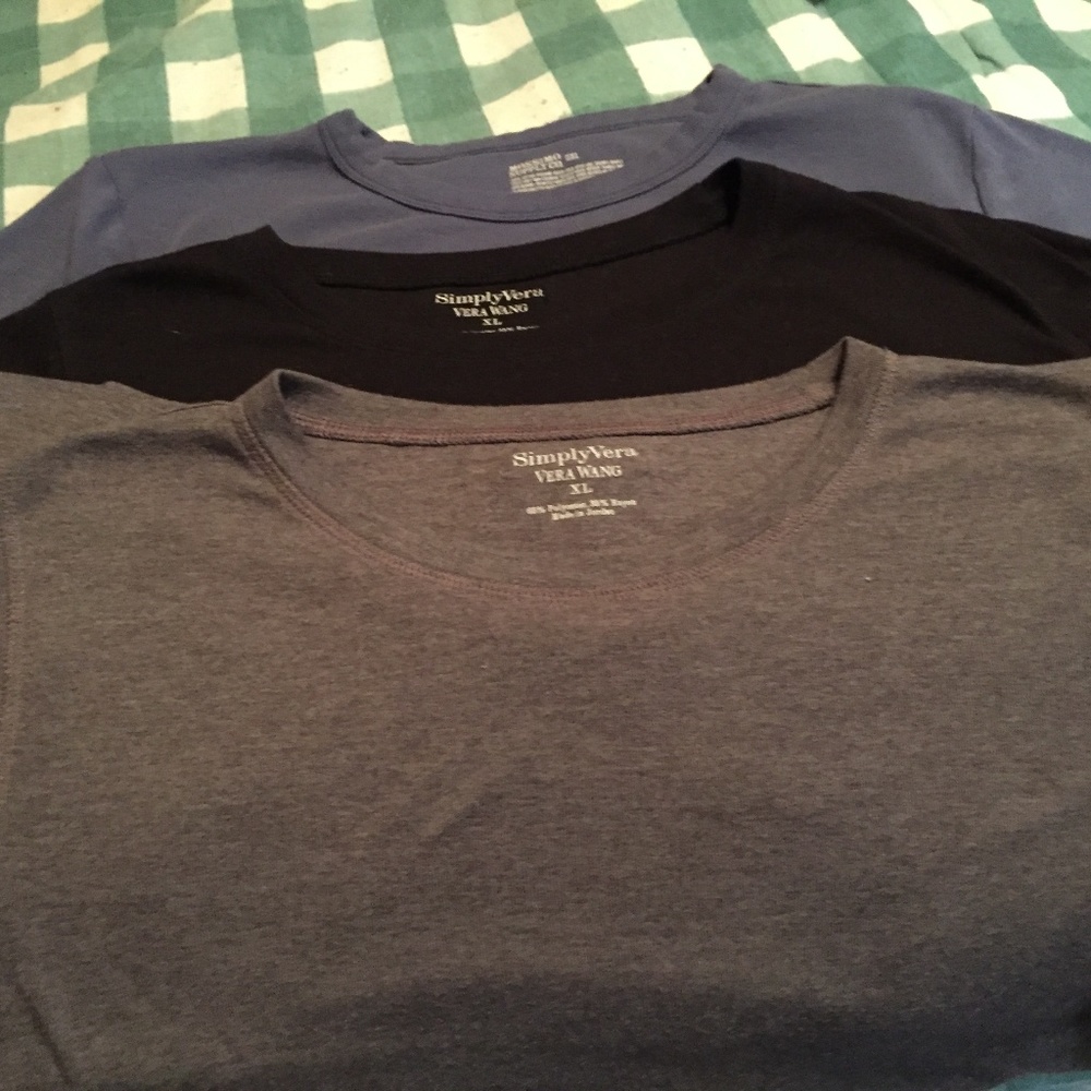 3 T-shirts